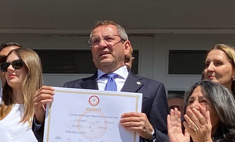 ayvalik belediye baskani mesut ergin mazbatasini aldi 938ba2c |