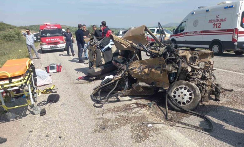 balikesirde feci kaza anne ve oglu hayatini kaybetti baba agir yarali 524fbf3 |