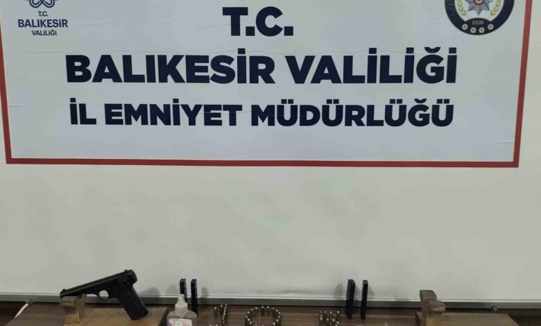 bandirmada iki sahis uyusturucu madde ve ruhsatsiz silahla yakalandi 15ad542 |