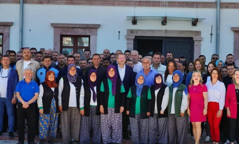 baskan erginden belediye personeliyle ikinci donemin ilk bayramlasmasi a7161e4 |