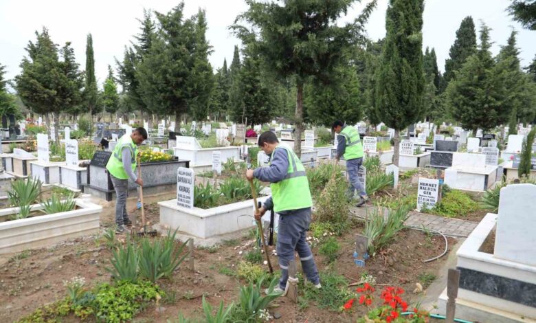 Burhaniye Belediyesi mezarlıkları bayram için hazırladı 1 burhaniye belediyesi mezarliklari bayram icin hazirladi dd6ec85 |