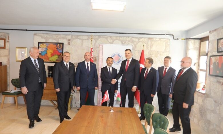 Çanakkale’de Belarus Cumhuriyeti Fahri Konsolosluğu’nun açılışı gerçekleştirildi 1 canakkalede belarus cumhuriyeti fahri konsoloslugunun acilisi gerceklestirildi af6add9 |