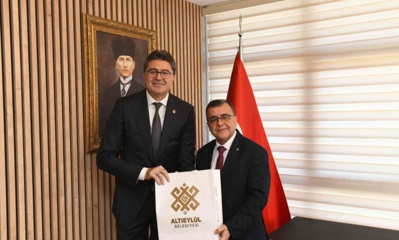 CHP Genel Başkan Yardımcısı Aytekin Başkan Şehirli’yi ziyaret etti 1 chp genel baskan yardimcisi aytekin baskan sehirliyi ziyaret etti 7a7b2e9 |