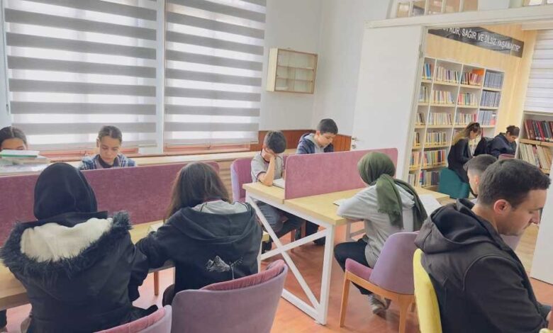 kutuphaneler haftasinda millet kutuphanesinde genclerle bir araya geldi e9a587b |