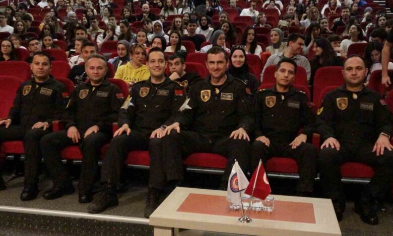 soloturk ogrencilerle bir araya geldi 995358e |