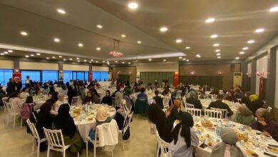 vali ilhami aktas kuran kursu ogrencileriyle iftarda bir araya geldi cf8c531 |