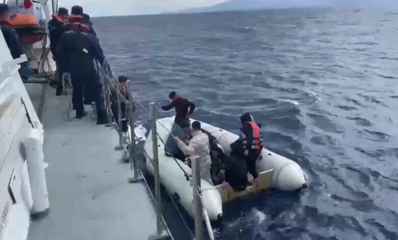 yunan unsurlarinca olume terk edilen 4u cocuk 16 kacak gocmen kurtarildi fe25b4b |