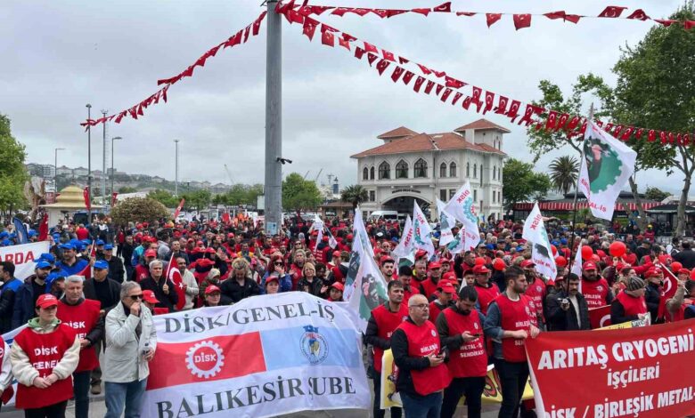 1 mayis bandirmada kutlandi 4e5d9b4 |