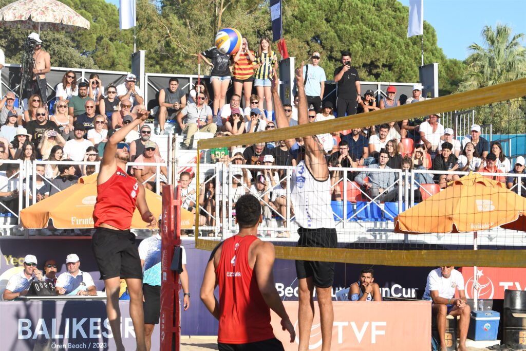 Balıkesir sahillerinde, plaj voleybolu rüzgârı esecek 1 Balikesir sahillerinde plaj voleybolu ruzgari esecek 2 |