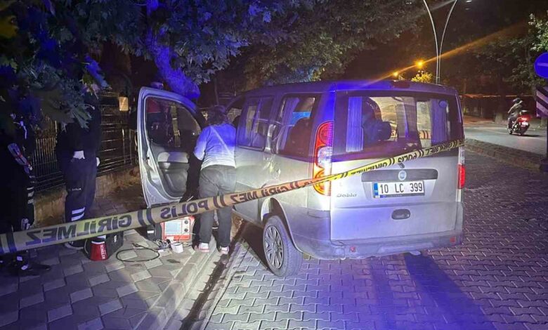 Edremit'te ağaca çarpan ticari araç sürücüsü hayatını kaybetti 1 agaca carpan ticari arac surucusu hayatini kaybetti 893f80d |