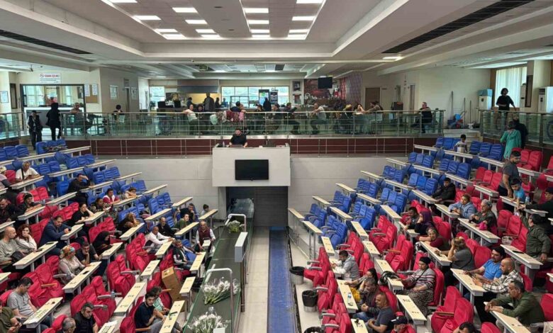 anneler gunu oncesi cicek mezadina yogun ilgi bbba95c |