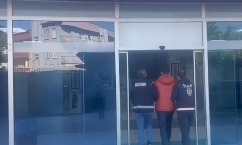 balikesir merkezli 4 ilde feto operasyonu 55a5d42 |