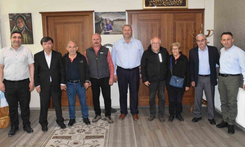 BİKEV Eğitim Vakfından Başkan Göksel’e ziyaret 1 bikev egitim vakfindan baskan goksele ziyaret babae15 |
