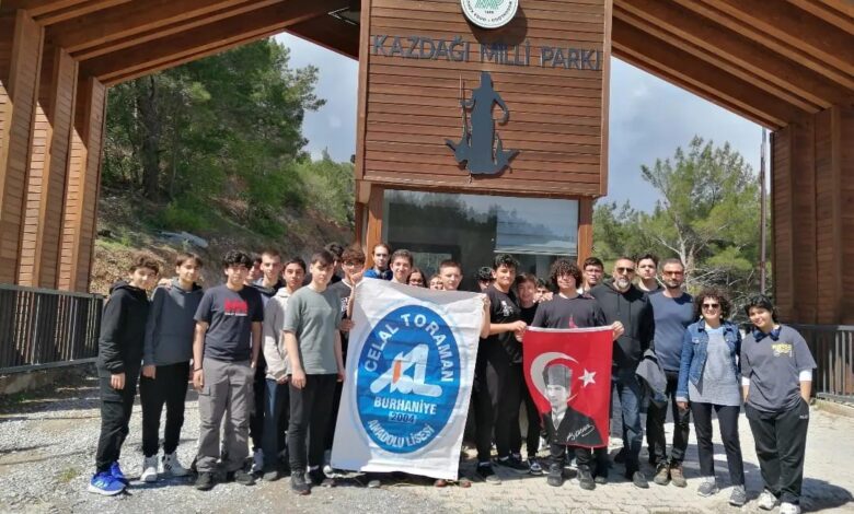 burhaniyede liseli gencler kazdaglarinin endemik bitkilerini inceledi 22549d1 |