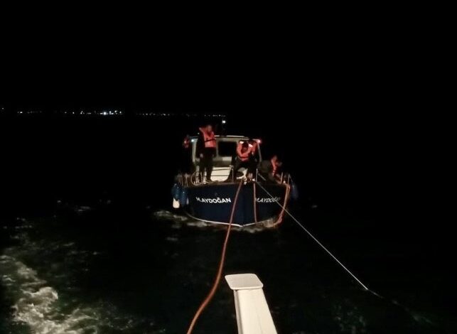 canakkale bogazinda icinde 5 kisinin bulundugu tekne kurtarildi b3eed39 |
