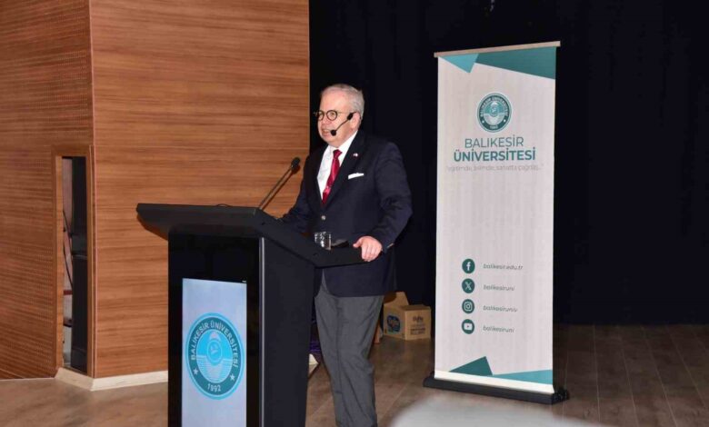 cihat yayci balikesir universitesinde mavi vatani anlatti 7dd3139 |