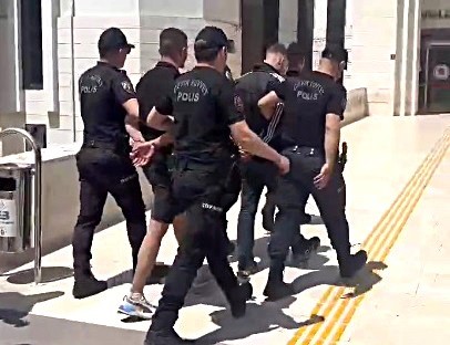 edremitte taksiciyi dovduler telefonu alip kacarken polise yakalandilar 6263f34 |