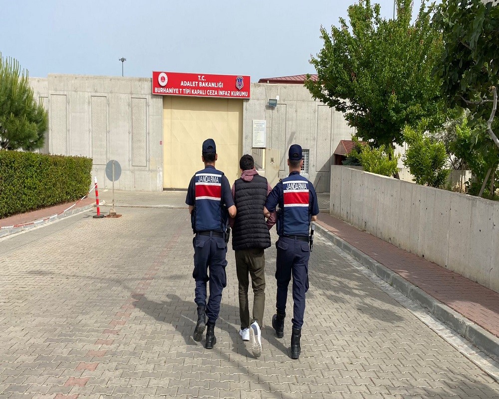 hapis cezasi bulunan 24 sahis yakalandi 0e1005a |