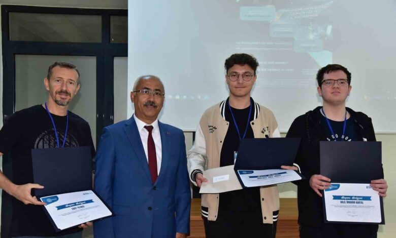 Liseli gençler sundukları projeleri ile göz kamaştırdı 1 liseli gencler sunduklari projeleri ile goz kamastirdi 9896622 |