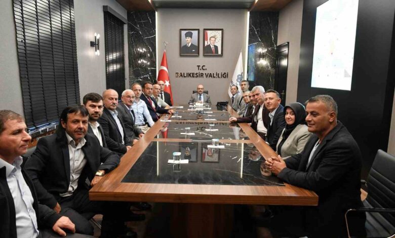 muhtarlardan vali ustaogluna ziyaret 11883d2 |