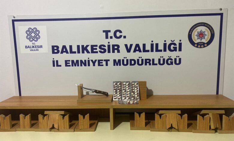 Üst aramasında 50 uyuşturucu, uyarıcı hap yakalandı 1 ust aramasinda 50 uyusturucu uyarici hap yakalandi 92a01c9 |