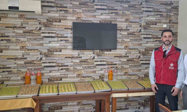700 yildir bu vakif mahkumlara tatli ikram ediyor f65e0b2 |