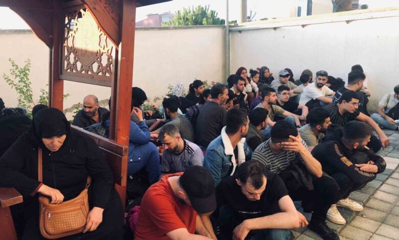 75 duzensiz gocmen ayvalik polisinden kacamadi ecca5ed |