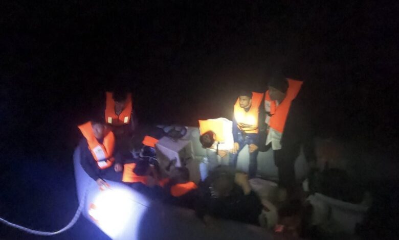 ayvacik aciklarinda 8 kacak gocmen kurtarildi 21d4897 |