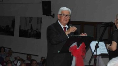 balikesirde 80 yasindaki emekli mustesar koro sefligi yapiyor 1270668 |