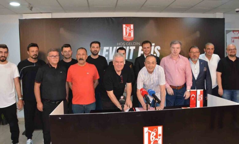 balikesirspor teknik direktor levent erisle sozlesme imzaladi a6bb148 |