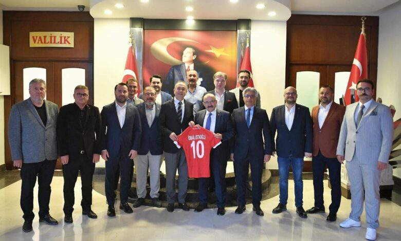 balikesirspor yonetimi vali ustaoglunu ziyaret etti e6abb3e |