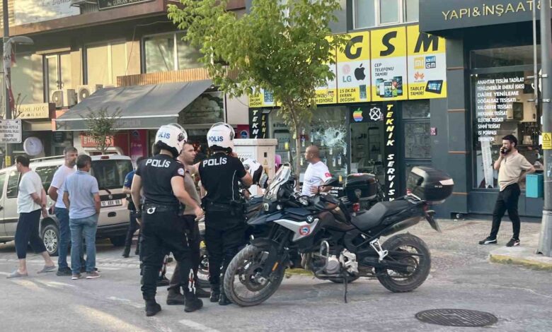 Bandırma’da husumetlisinin dükkanını taşlayan şahıs tutuklandı 1 bandirmada husumetlisinin dukkanini taslayan sahis tutuklandi b4bb284 |