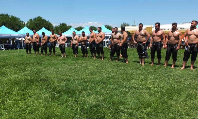 Burhaniye yağlı güreşlerinde Ertuğrul Dağdeviren başpehlivan oldu 1 burhaniye yagli gureslerinde ertugrul dagdeviren baspehlivan oldu 3d7e489 |