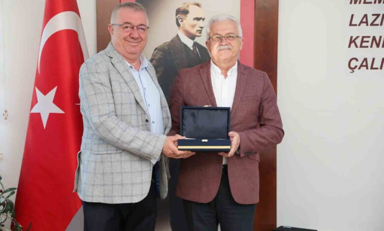 Burhaniye’de EMARÇEBB toplantısı 1 burhaniyede emarcebb toplantisi 802ddb9 |
