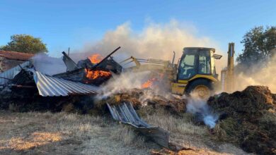canakkalede bosaltilan koylerdeki bazi evler yandi 78e27f5 |