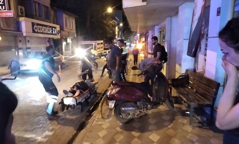 Edremit’te motosikletler çarpıştı: 1 yaralı 1 edremitte motosikletler carpisti 1 yarali d4b96d8 |