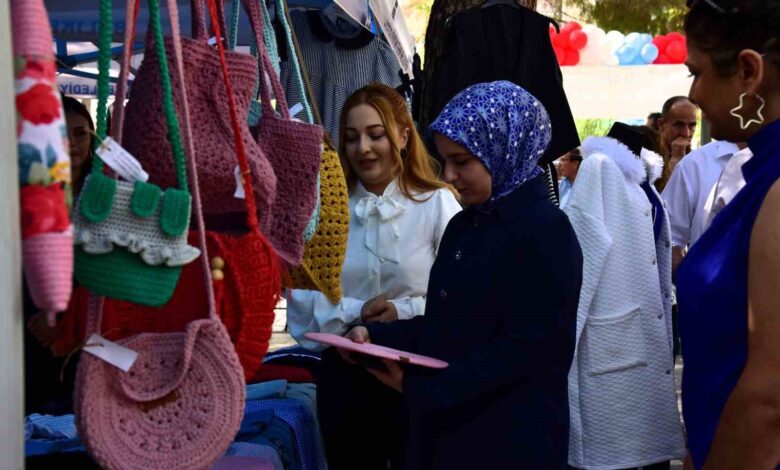 hayat boyu ogrenme kursunun yilsonu sergisi acildi 59ddf11 |