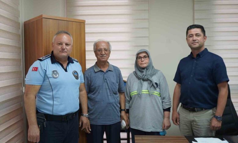 parkta buldugu paralari amirlerine teslim etti 1aaa0b6 |