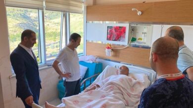 vali aktas sondurme calismalarina giderken kaza gecirerek yaralanan vatandasi ziyaret etti 139df5e |