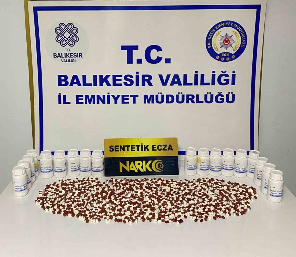 ayvalikta narkotik operasyonu 1 gozalti 01f834f |