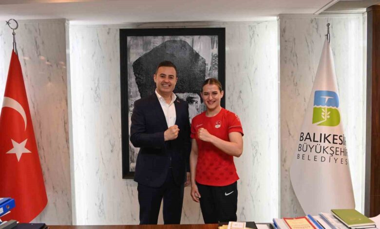 balikesir buyuksehirden milli sporculara buyuk odul d3f0f49 |