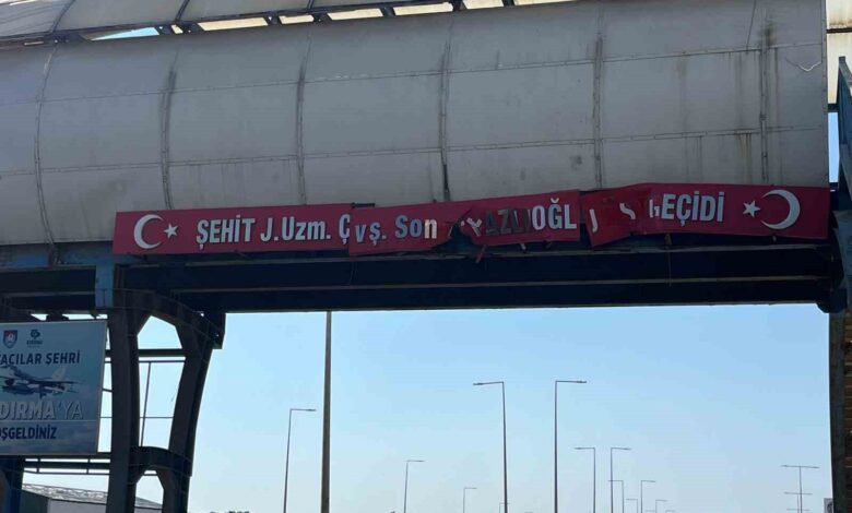 Bandırma’da 13 gün arayla aynı üst geçide ikinci kez tır dorsesi çarptı 1 bandirmada 13 gun arayla ayni ust gecide ikinci kez tir dorsesi carpti dfad1a5 |