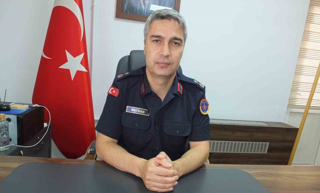 burhaniye jandarma komutanligina unal bayhan atandi d4fe2f1 e1721212759142 |