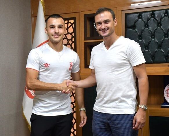 Celal Emir Dede ve Ali Karakaya Balıkesirspor’da 1 celal emir dede ve ali karakaya balikesirsporda 9b036f6 |