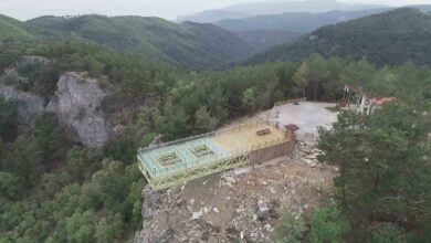 kazdaglarinda asiri sicaklar nedeniyle cami catlayan sahinderesi cam seyir terasi ziyarete kapatildi eceee76 |