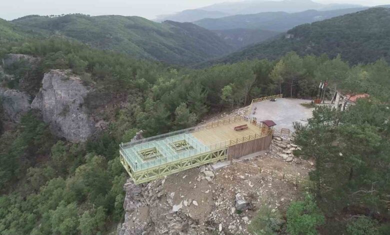 kazdaglarinda asiri sicaklar nedeniyle cami catlayan sahinderesi cam seyir terasi ziyarete kapatildi eceee76 |