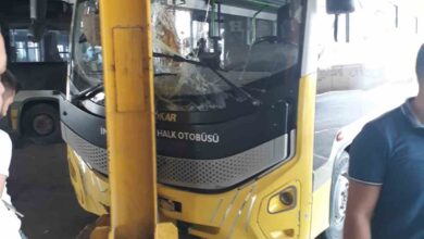 kendi kendine harekete gecen otobus soforlere carpti 1f73e9d |