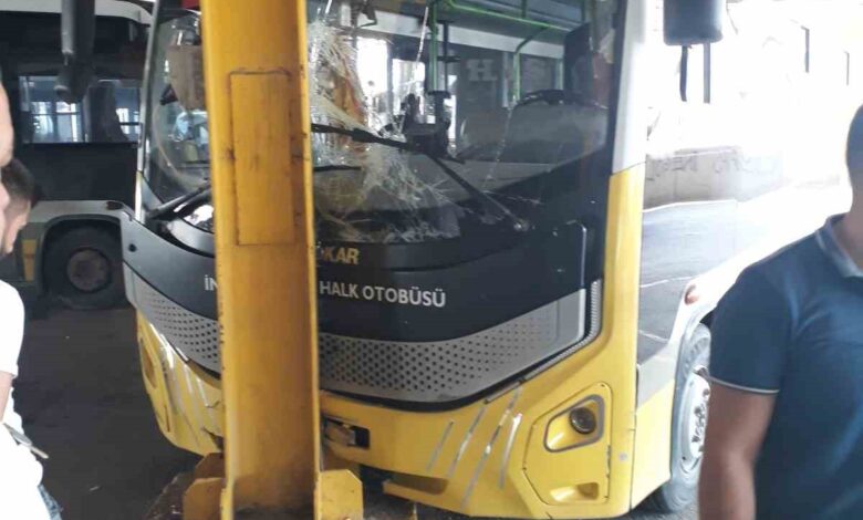 kendi kendine harekete gecen otobus soforlere carpti 1f73e9d |