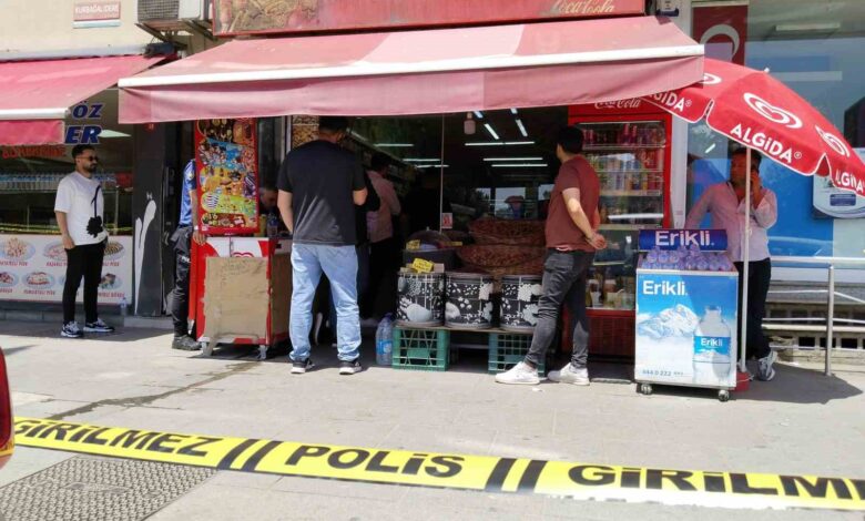 Kuruyemişçiyi rehin aldı, intihara kalkıştı 1 kuruyemisciyi rehin aldi intihara kalkisti 5925884 |