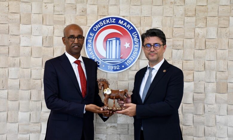somali buyukelcisinden canakkale onsekiz mart universitesine is birligi ziyareti 2a253d1 |